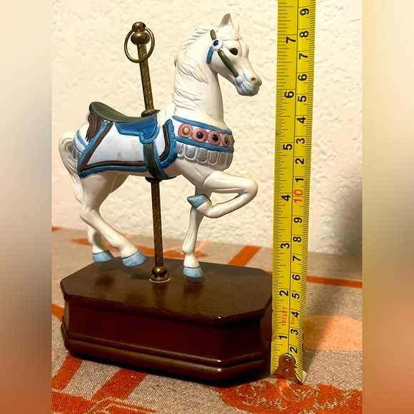 Vintage Carousel Horse Figurine Loof c. 1911 Music Box - Picture 3 of 5